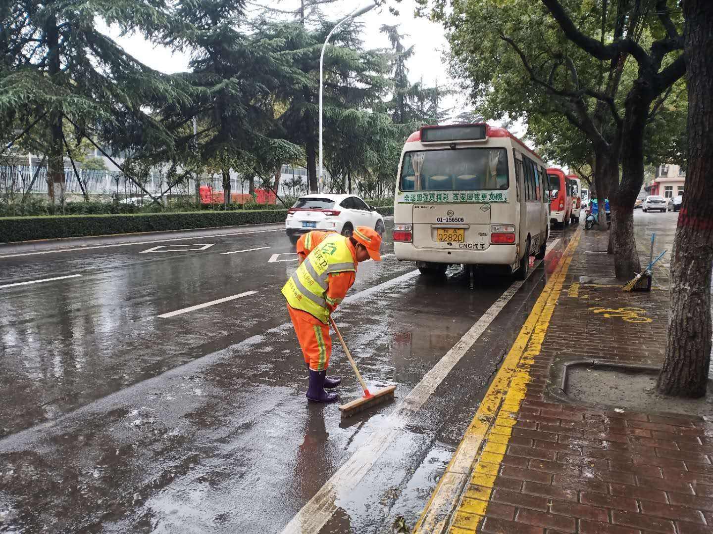 班玛县城市保洁 (1)